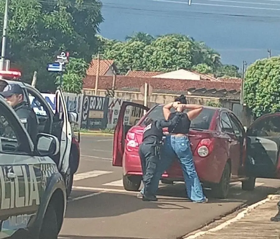 Operação Batom Vermelho prende três mulheres com quase 10 kg de maconha em Costa Rica