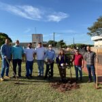 Prefeitura de Brasilândia adquire perfuradores de solo e inicia replantio de mudas em ação da Semana do Meio Ambiente