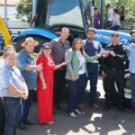 #tbt: Secretaria de Indústria, Comércio e Agronegócio desfila com trator recém adquirido e mostra força da agricultura familiar e do empreendedorismo local