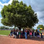 CEINF Gisely Ribeiro Hippler promove atividade com crianças em espaços de Brasilândia.